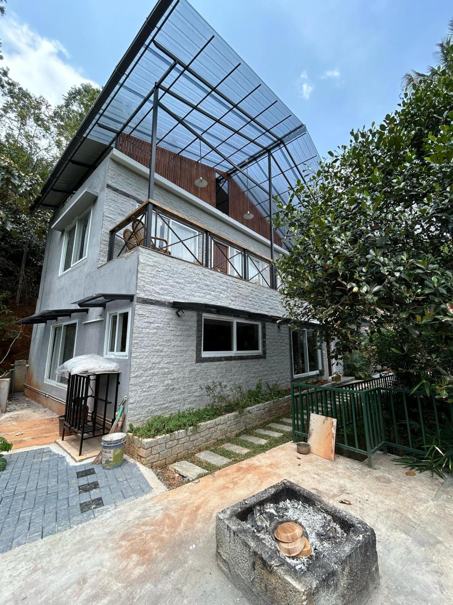 Kv By Halcyon Traveltech Apartment Anachal ภายนอก รูปภาพ