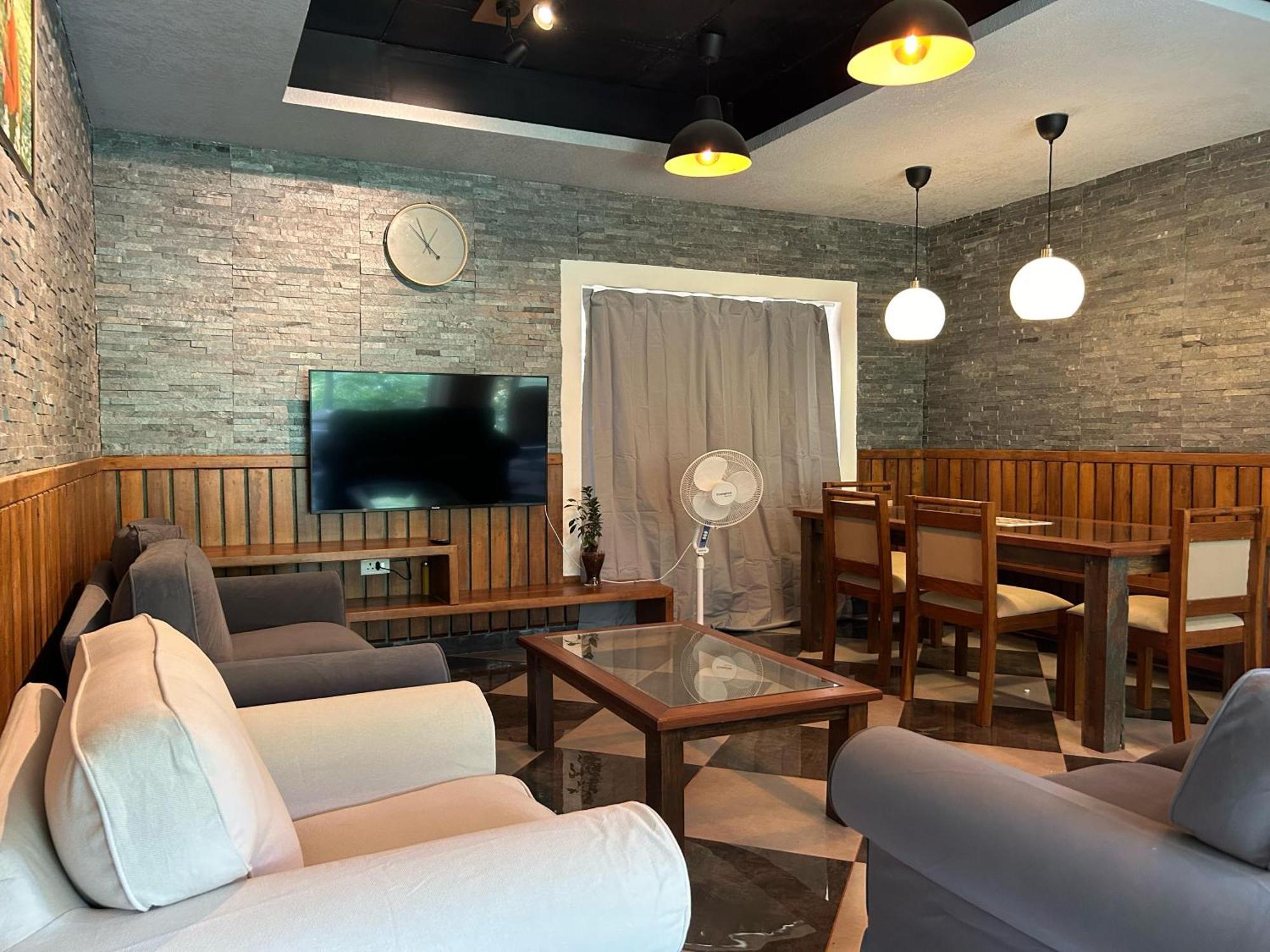Kv By Halcyon Traveltech Apartment Anachal ภายนอก รูปภาพ