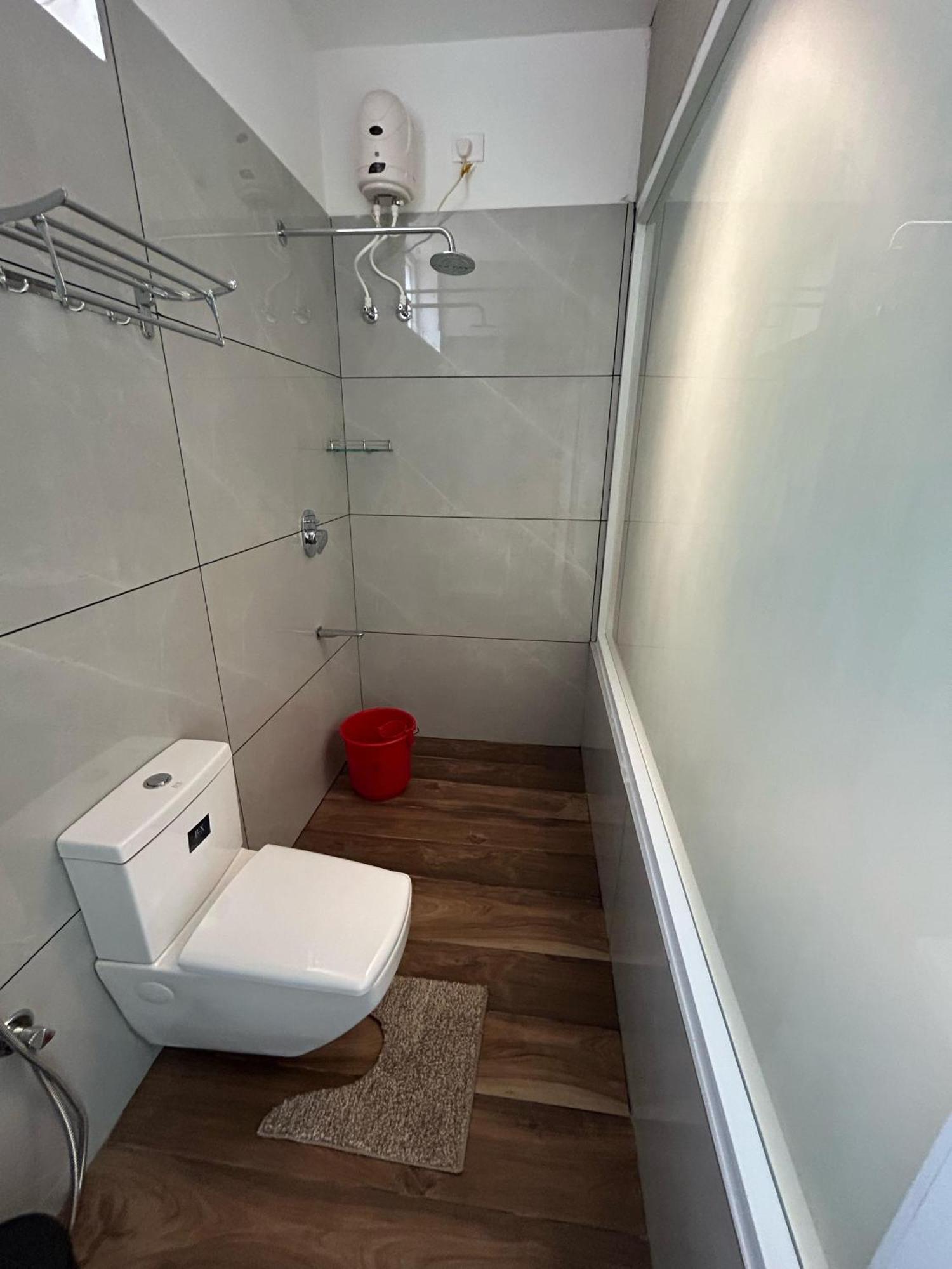 Kv By Halcyon Traveltech Apartment Anachal ภายนอก รูปภาพ