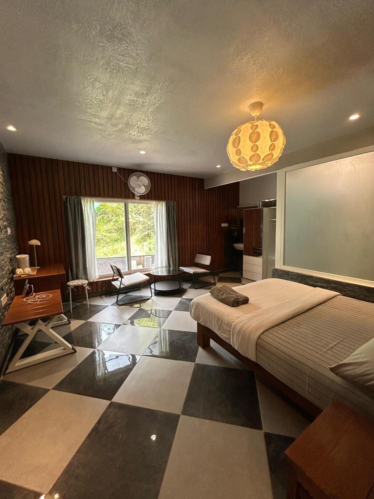 Kv By Halcyon Traveltech Apartment Anachal ภายนอก รูปภาพ