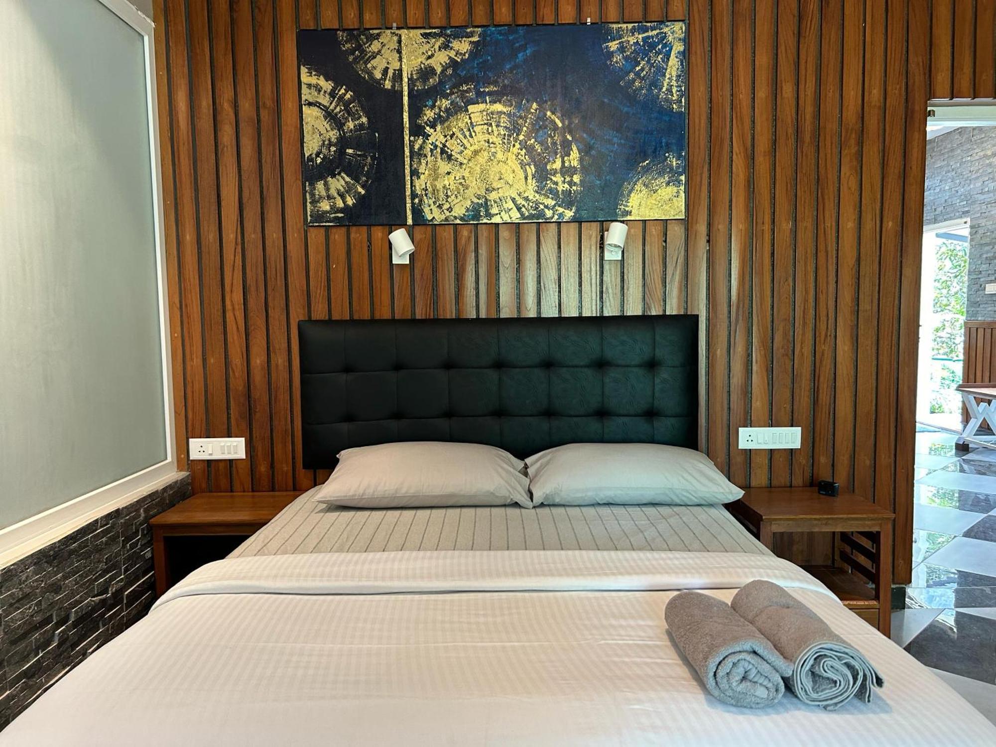 Kv By Halcyon Traveltech Apartment Anachal ภายนอก รูปภาพ